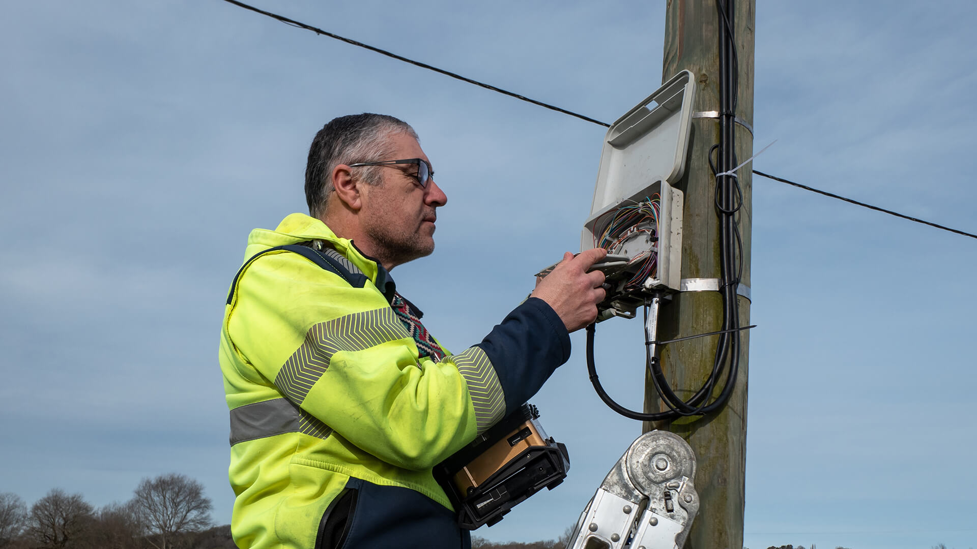 Ensuring quality and protected margin on a high-visibility fiber build.